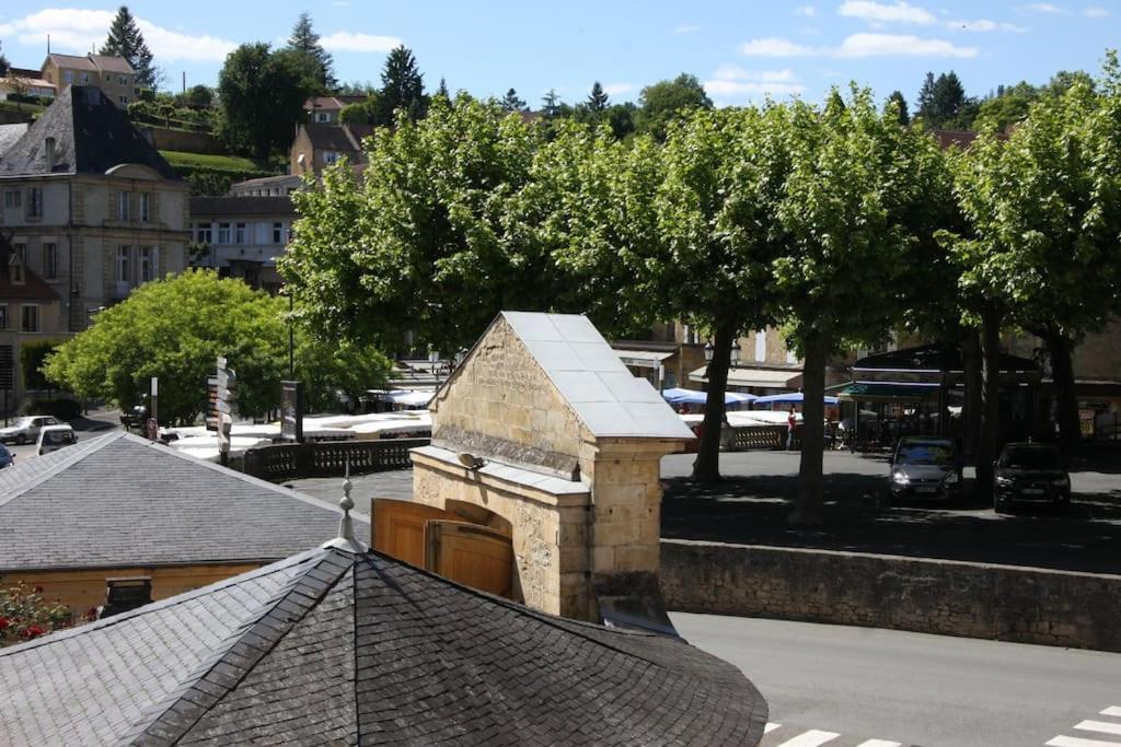 Les Chambres D'Hotes Chez Alisa Et Daniel Sarlat-la-Canéda Eksteriør billede